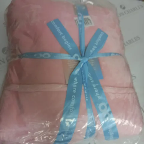 PINK OODIE THROW 