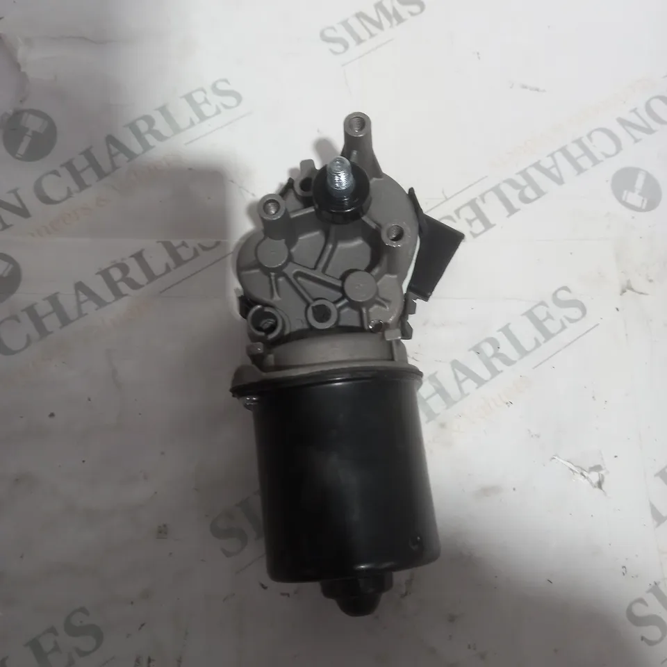 FRONT WINDSCREEN MOTOR 