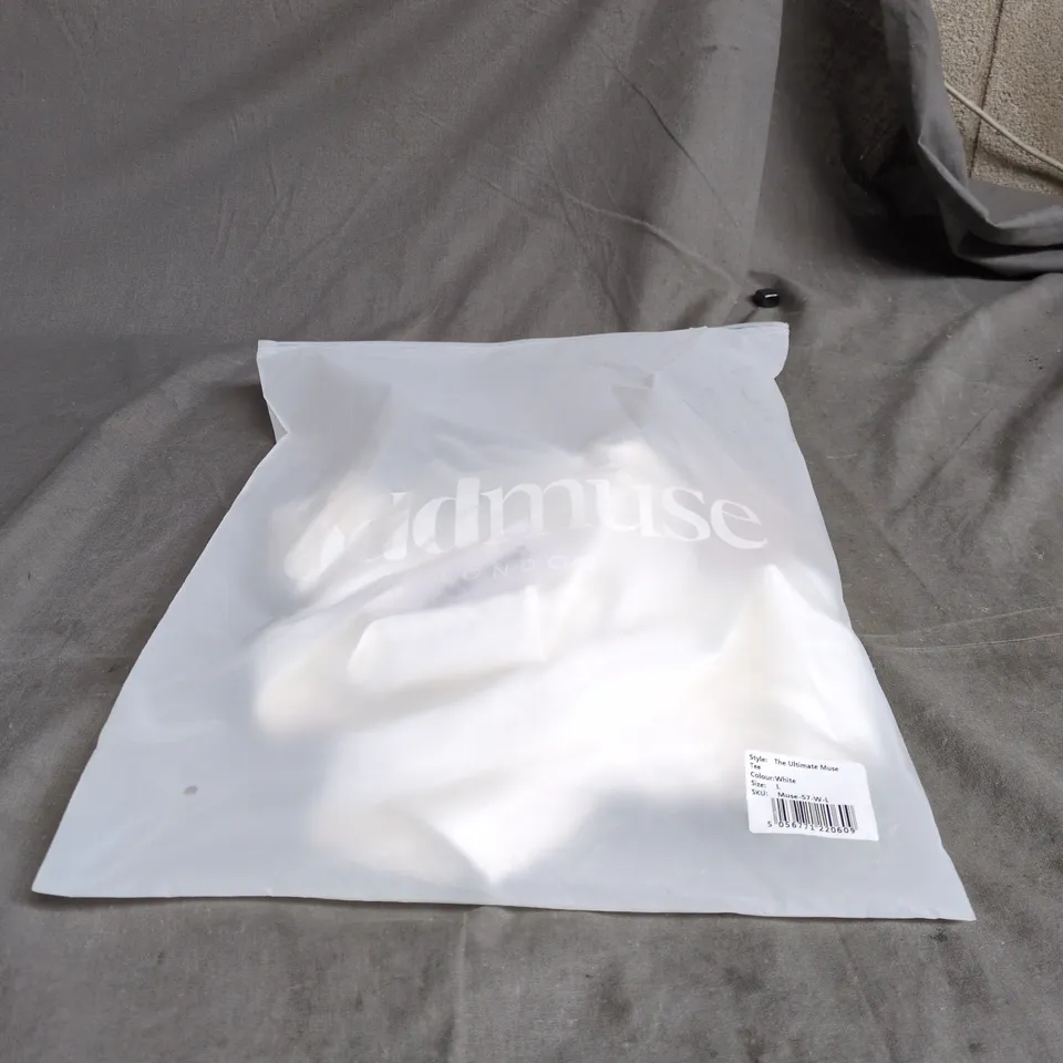 ODDMUSE LONDON THE ULTIMATE MUSE TEE WHITE LARGE 