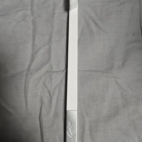APPROXIMATELY 140 APRIORI WHITE/SILVER TOOTHBRUSH BRUSH – MEDIUM