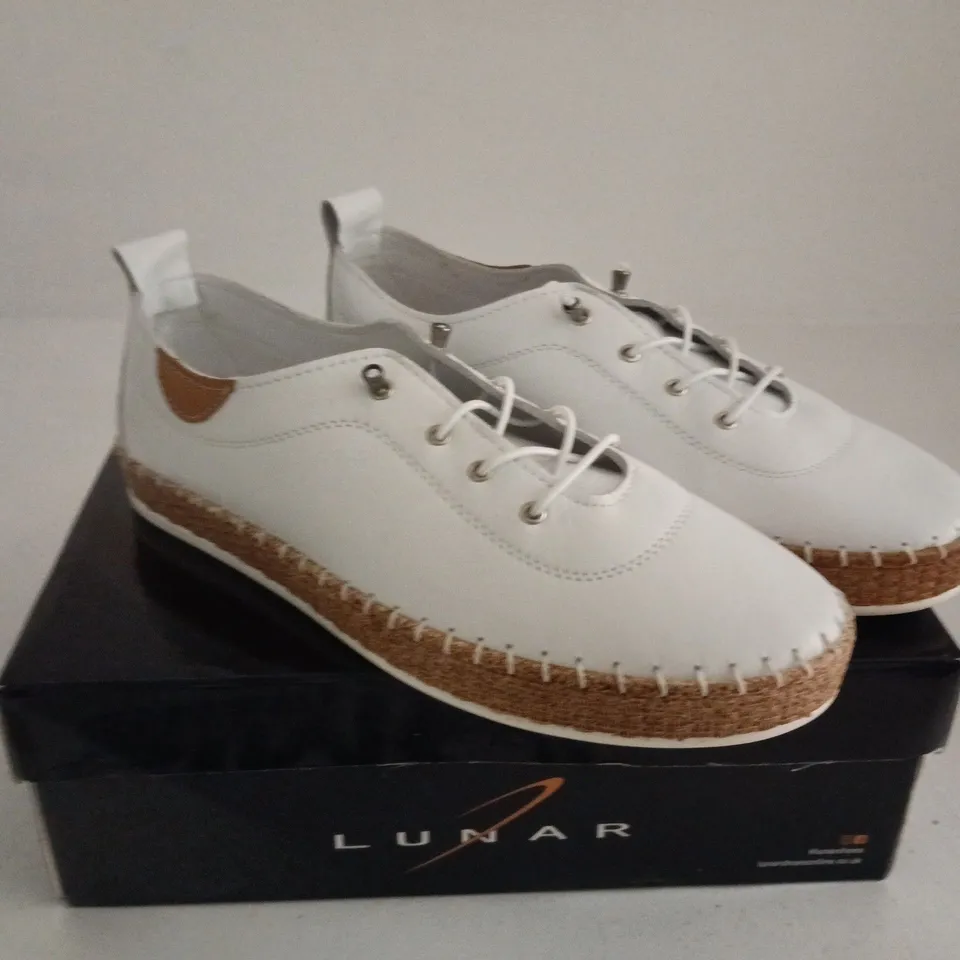 LUNAR WHITE TRAINER EU 40 BOXED