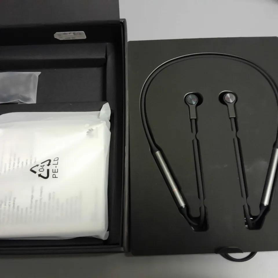 BOXED HUAWEI FREELACE HIPAIR EARPHONES