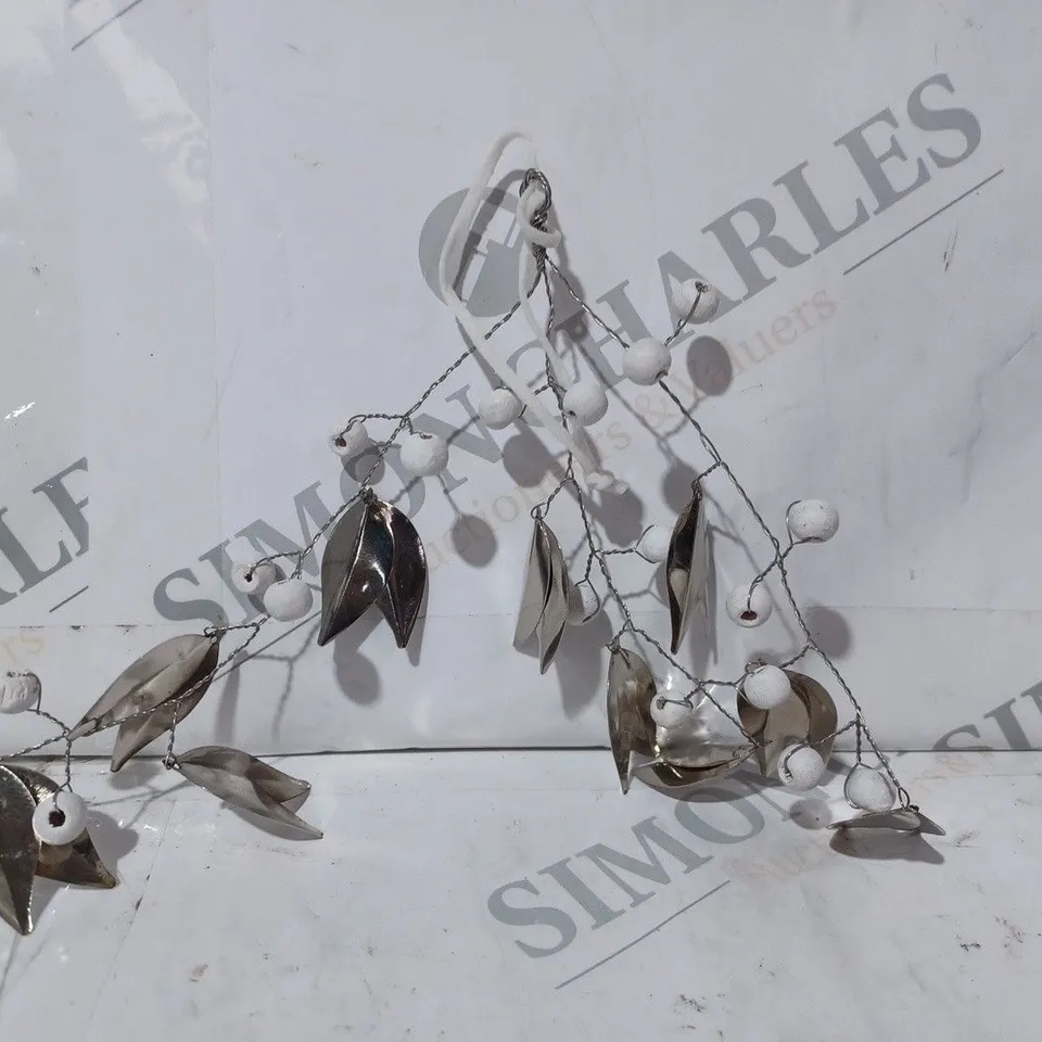 K BY KELLY HOPPEN SET OF 6 FESTIVE DECORATIONS IN SILVER EFFECT