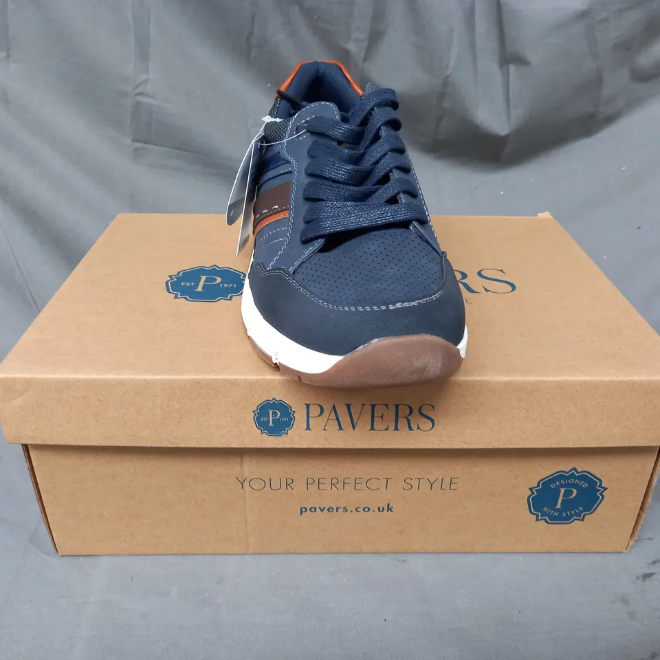 BOXED PAIR OF PAVERS SHOES IN NAVY/MULTI UK SIZE 8