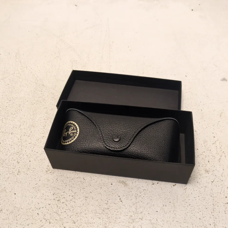 RAY-BAN AVIATOR SUNGLASSES – METAL FRAME, GREY LENSES – WITH BLACK LEATHER CASE & BOX