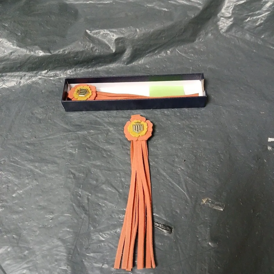 FAIRFAX AND FAVOR ENGLAND FLOWER TASSELS CORAL/MANGO SUEDE BOXED