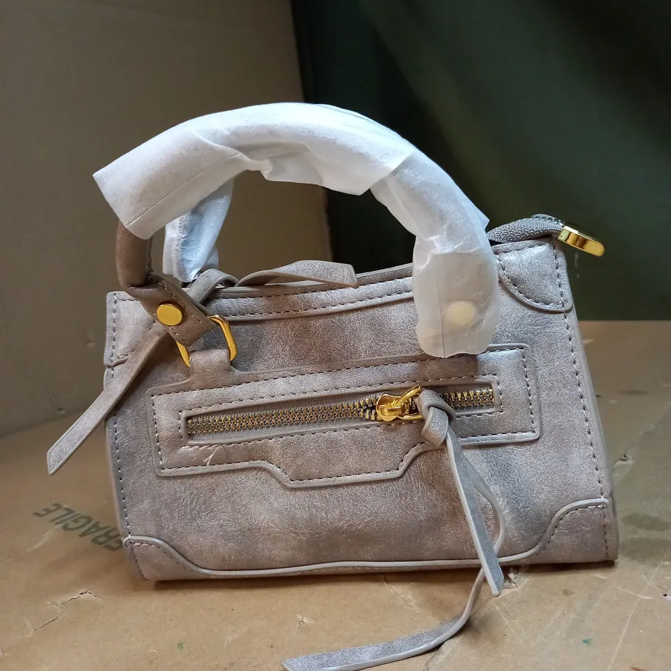 UNBRANDED VELVET HANDBAG 
