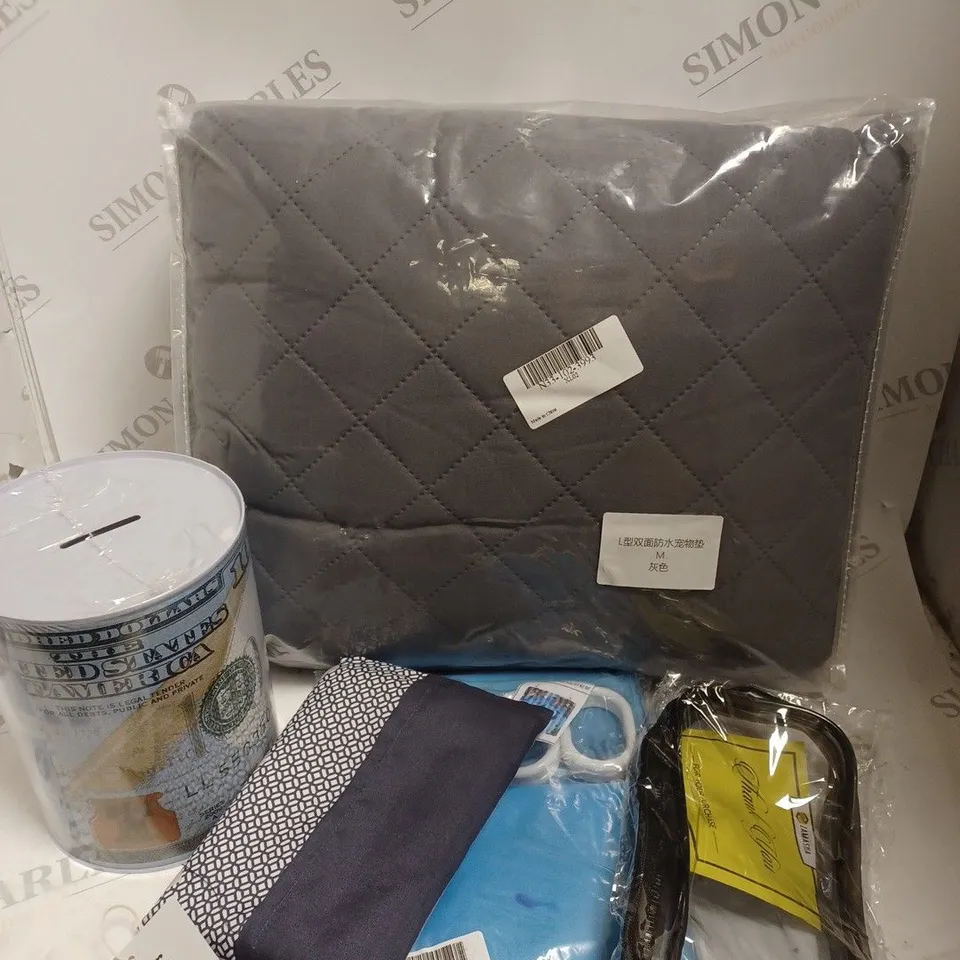 BOX OF APPROXIMATELY 20 ASSORTED ITEMS TO INCLUDE - GREY QUILTED BLANKET, MONEY BOX, SHOWER CURTAIN AND PRAYER MAT ETC. 