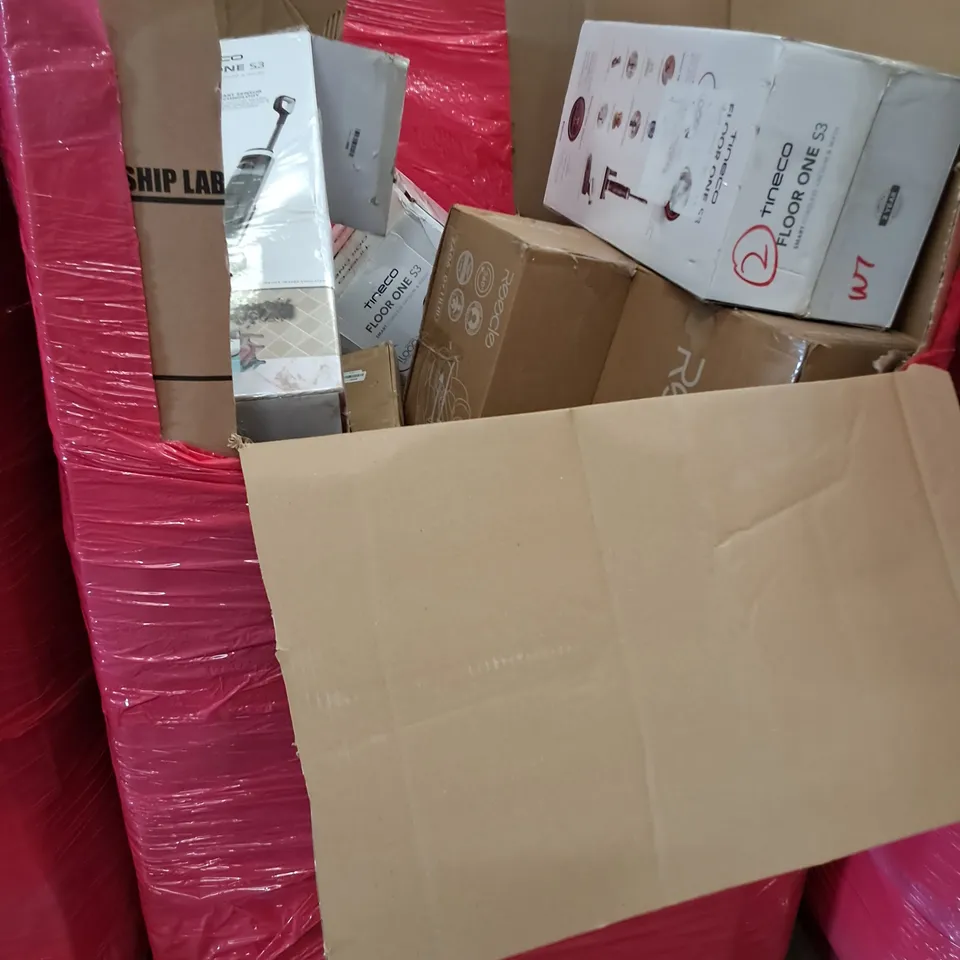 PALLET OF ASSORTED HOUSEHOLD ITEMS TO INCLUDE AIR COOLER, PLANT POT AND MULTIPLE SMART CORDLESS VACUUMS 
