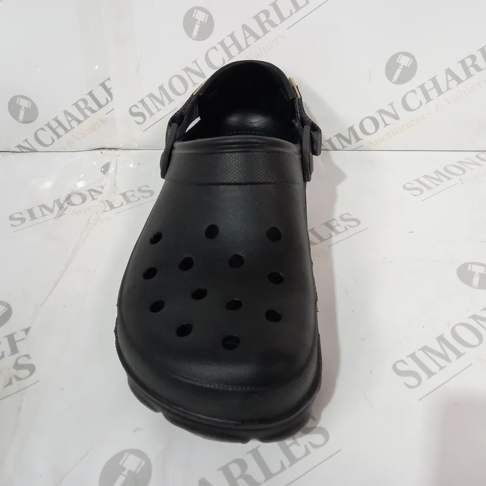 BOXED PAIR OF CROCS ICONIC COMFORT SLINGBACK CLOGS IN BLACK SIZE M8/W10