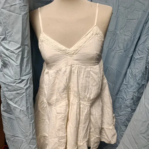 STRADIVARIUS WHITE LACE TRIM SLIP DRESS β EU S / US S