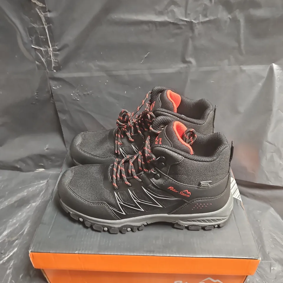 PETER STORM MEN'S HIKING BOOTS – BLACK/GRAY WITH RED INTERIOR UK SIZE 4 