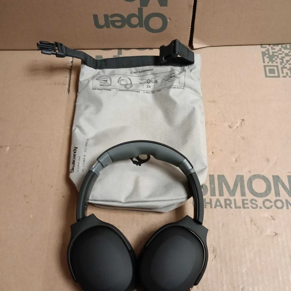 SKULLCANDY CRUSHER EVO OVER-EAR HEADPHONES – BLACK WITH GREY HEADBAND