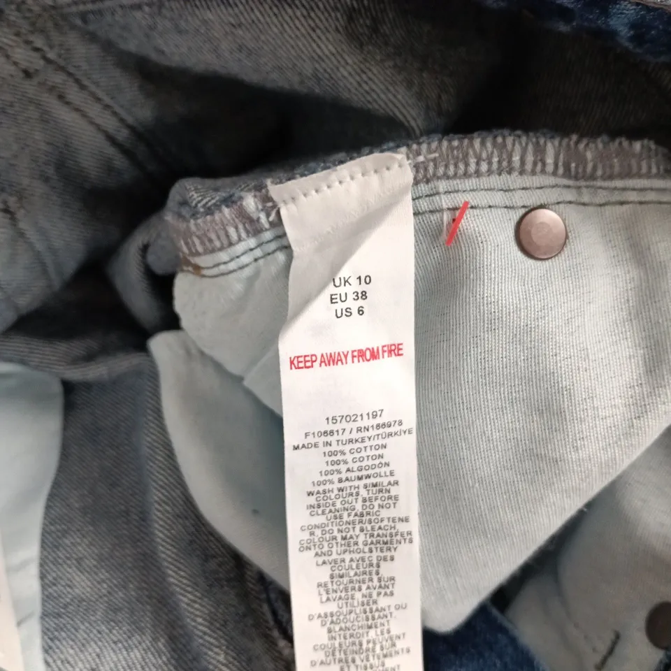 TOPSHOP DENIM SHORTS - UK 10 (EU 38) – MADE IN TURKEY