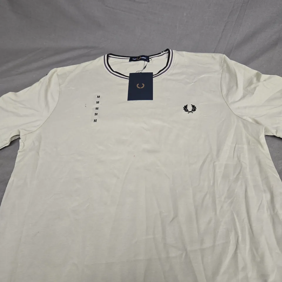 FRED PERRY LOGO CASUAL TEE SIZE M 