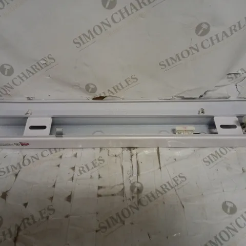 BRAND NEW 2FT BATTEN 240V LED FITTING (LPT218/20/SLN/X)