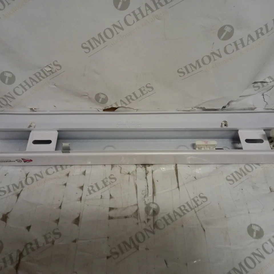 BRAND NEW 2FT BATTEN 240V LED FITTING (LPT218/20/SLN/X)