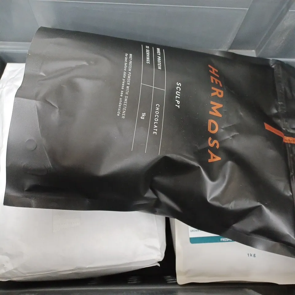 BOX OF APPROX 6 ASSORTED FOOD ITEMS TO INCLUDE - PACT COFFEE BIG HOUSE EXPRESSO - HERMOSA SCULPT CHOCOLATE - CAFFE NERO GROUND CLASSIC COFFEE ECT