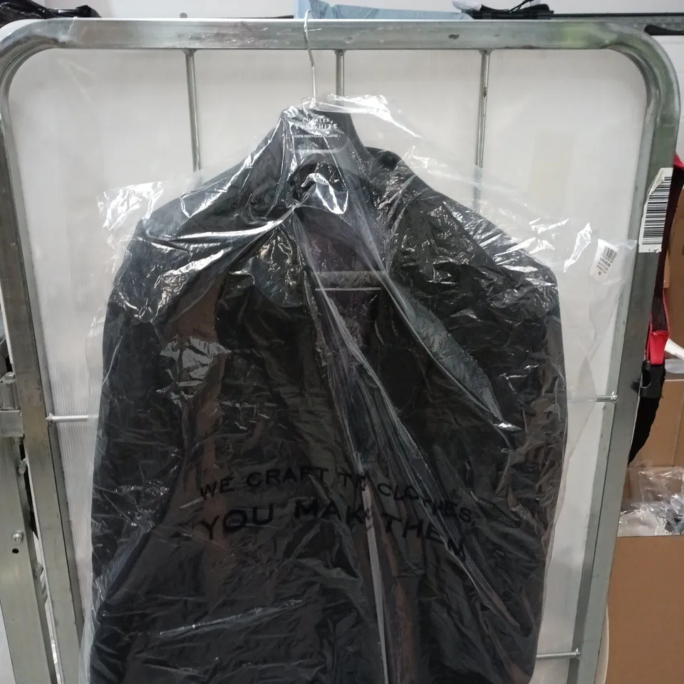 MEN'S BLACK SLIM FIT ULTIMATE PERFORMANCE SUIT JACKET – 40L