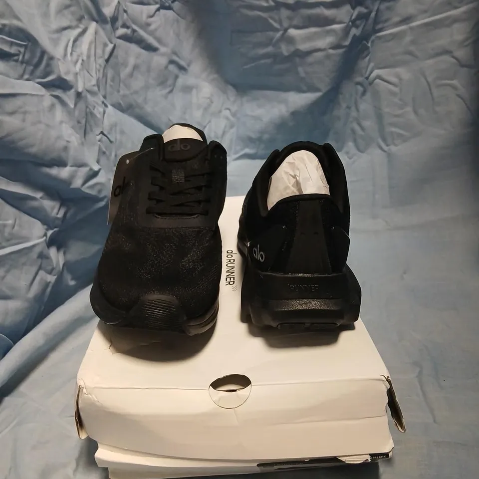 ALO RUNNER MEN'S RUNNING SHOES – BLACK, UK 6 (US M7)