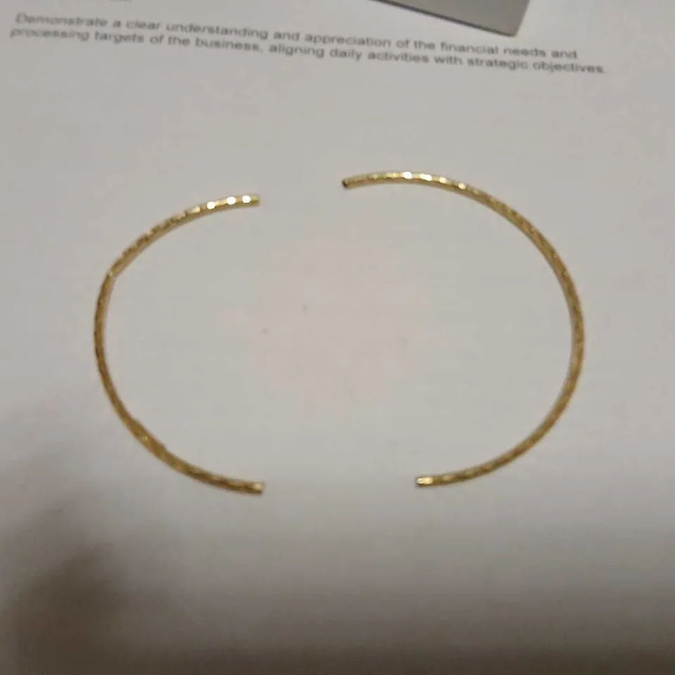 GOLD 9CT ITALIAN GOLD DIAMOND CUT SLIP ON BANGLE 1G