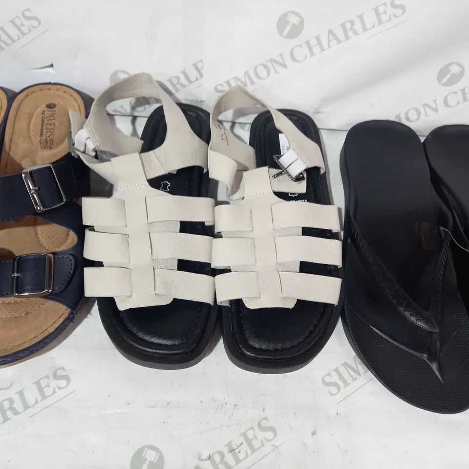 BOX OF APPROXIMATELY 20 ASSORTED PAIRS OF SHOES IN VARIOUS STYLES & SIZES TO INCLUDE ARCHIES, PAVERS, M&S, ETC