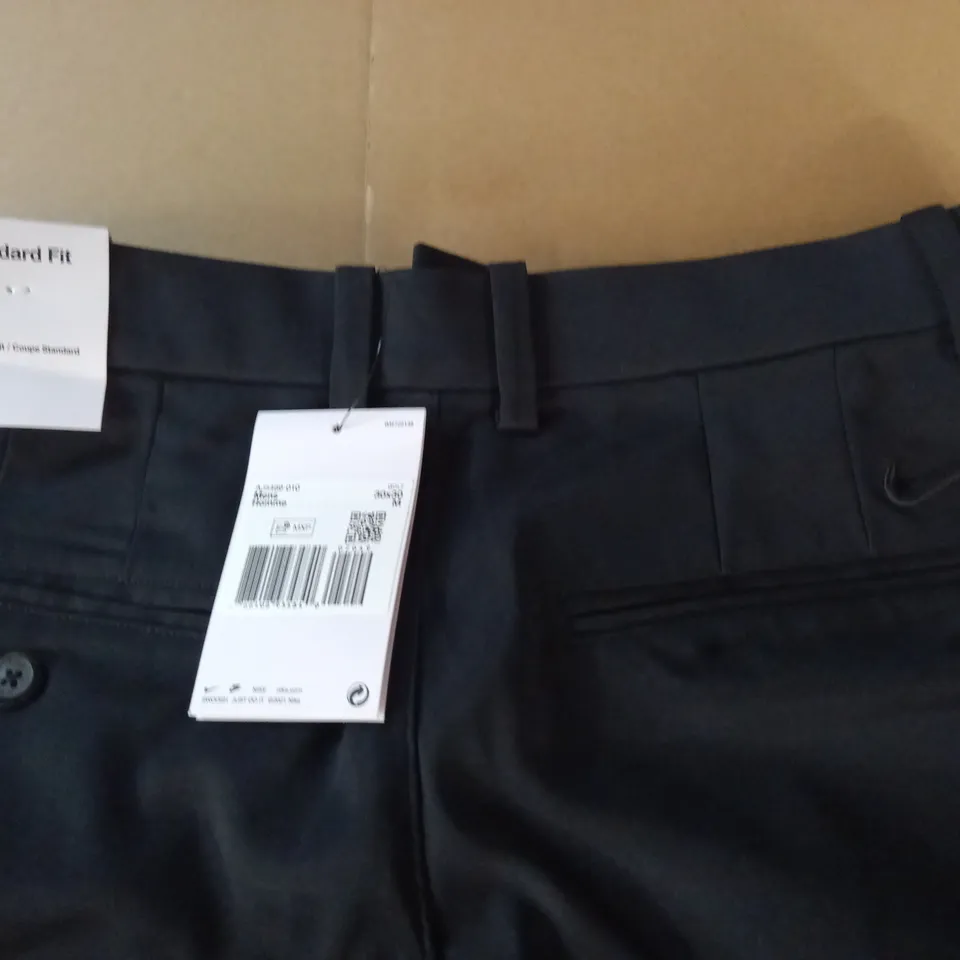 NIKE STANDARD FIT GOLF TROUSERS IN BLACK - 30X30
