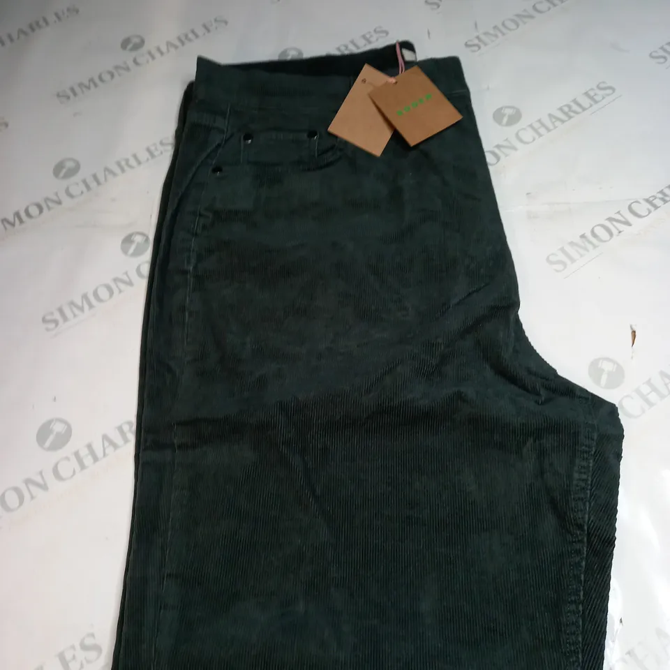 BODEN GREEN SUEDE  CORD TROUSERS SIZE 18R