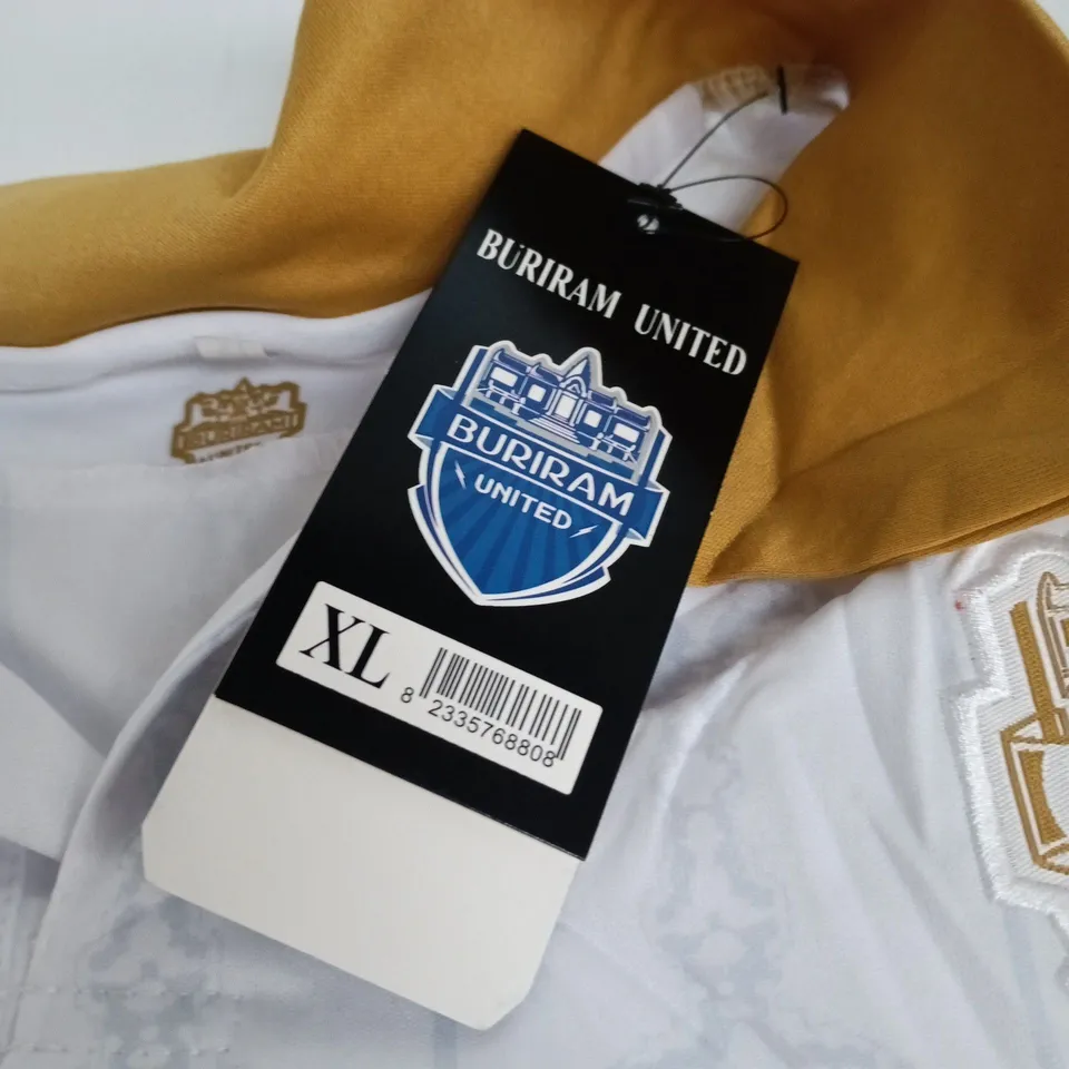 BURIRAM UNITED FC JERSEY – WHITE WITH GOLD TRIM, UK SIZE XL