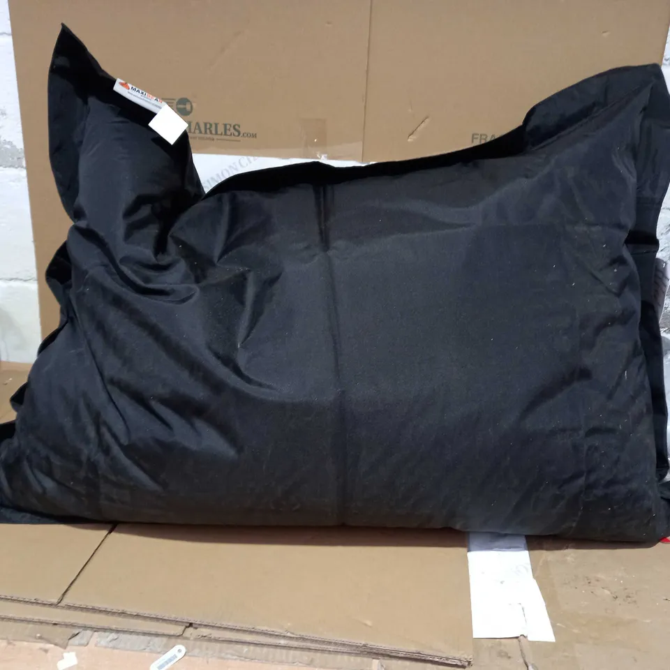 BLACK MAXIBEAN BEANBAG