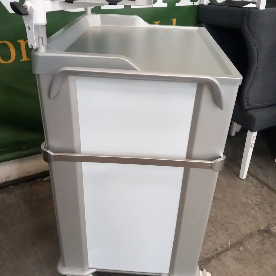 ZARGES TROLLEY RESUSITATION CLIN CART EMERGENCY TROLLEY WITH LOCK