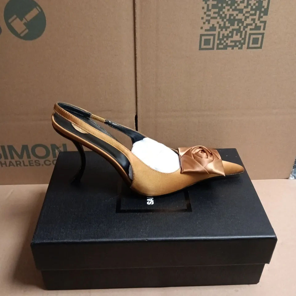 BOXED PAIR OF SAINT LAURENT POINTED-TOE SLINGBACK STILETTO HEEL SHOES - 7