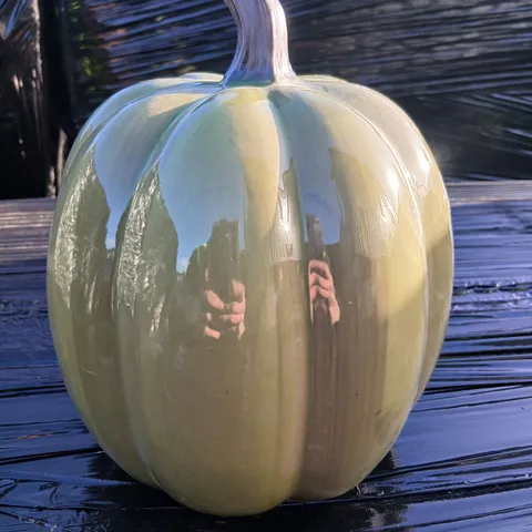 FOUR BRAND NEW GISELA GRAHAM LONDON PUMPKIN ORNAMENT - CERAMIC, PALE GREEN