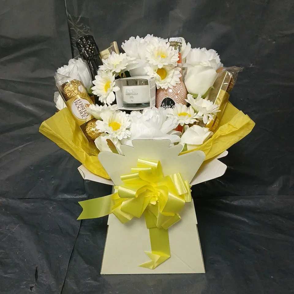 PORNSTAR MARTINI AND PROSECCO YANKEE CANDLE BOUQUET