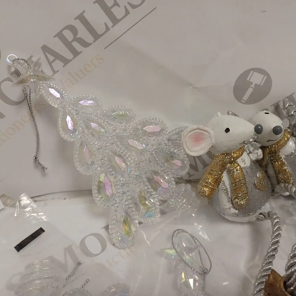 LOT OF CHRISTMAS TREE DECORATIONS INCLUDES HANGING LEG MICE AND GLITTER TREES