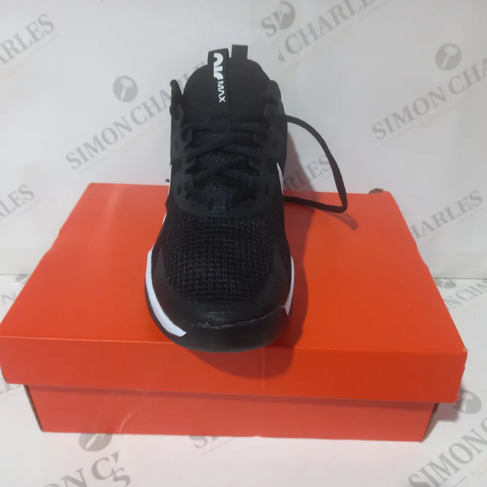 BOXED PAIR OF NIKE AIR MAX ALPHA TRAINERS IN BLACK/WHITE UK SIZE 6
