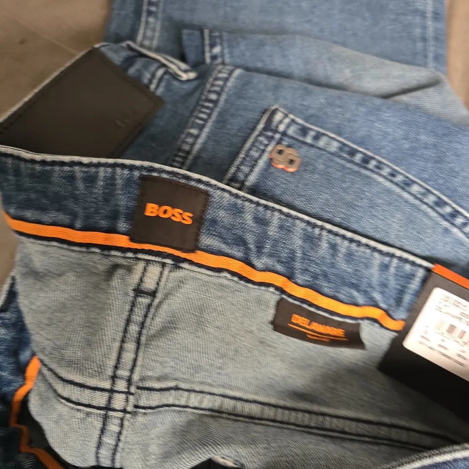 BOSS DELAWARE COMPASS JEANS IN BLUE - UK 36/34