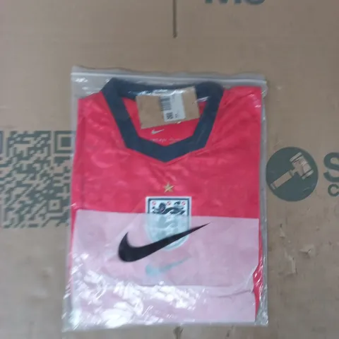 BAGGED NIKE ENGLAND FOOTBALL JERSEY IN RED SIZE 2XL