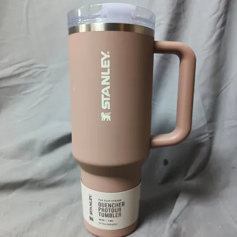 STANLEY QUENCHER TRAVEL TUMBLER 40 OZ – DUSTY ROSE