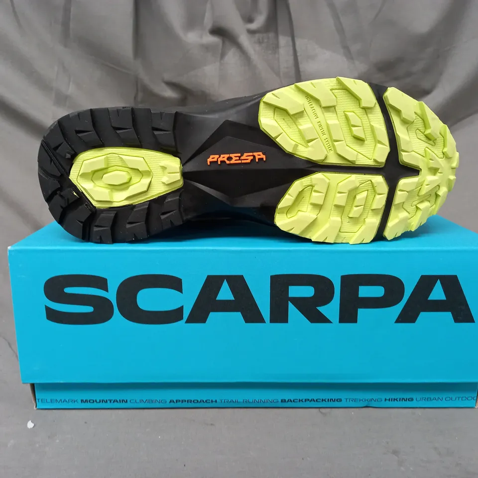 BOXED PAIR OF SCARPA RUSH 2 MID GTX SHOES IN BLUE/LIME UK SIZE 6.66