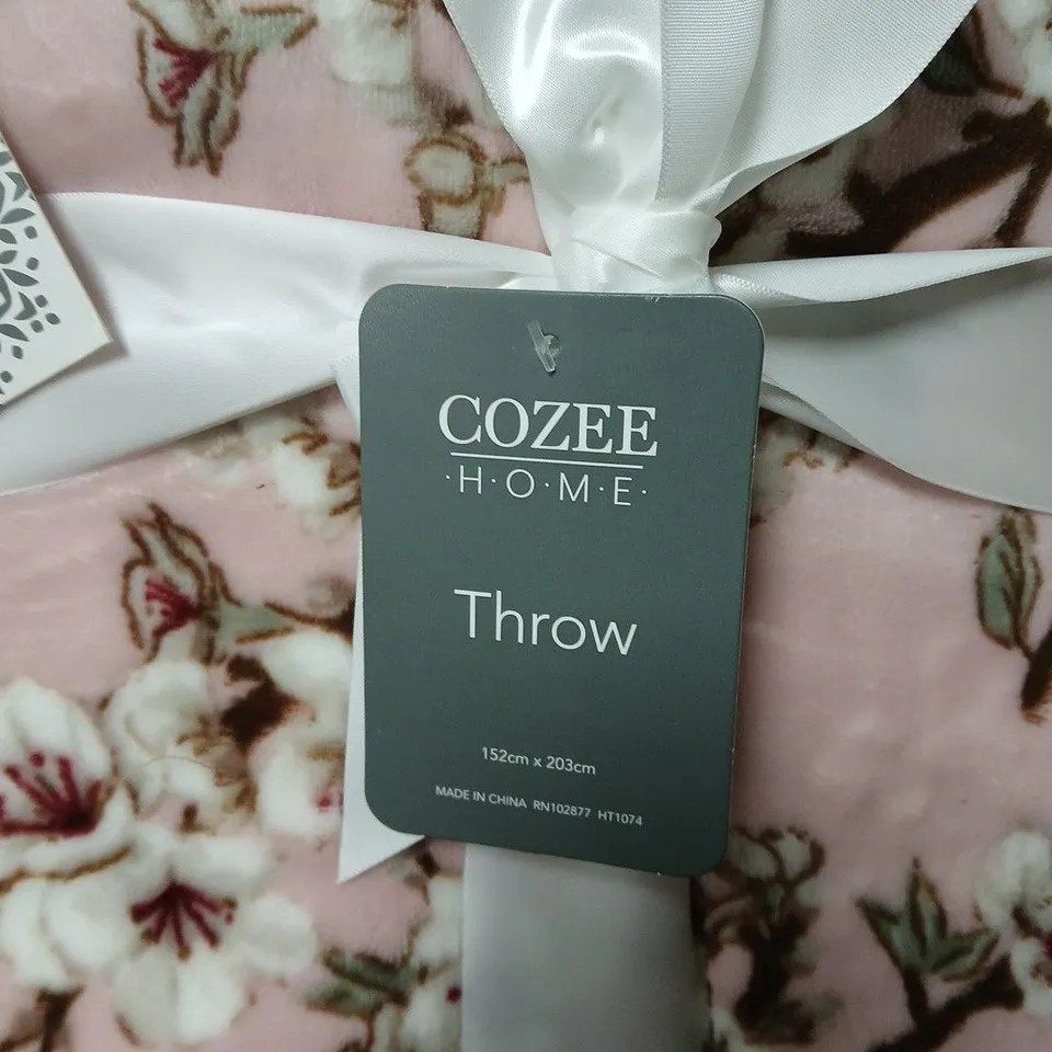 Cozee Home Throw Blanket – Pink Floral, 152 x 203 cm