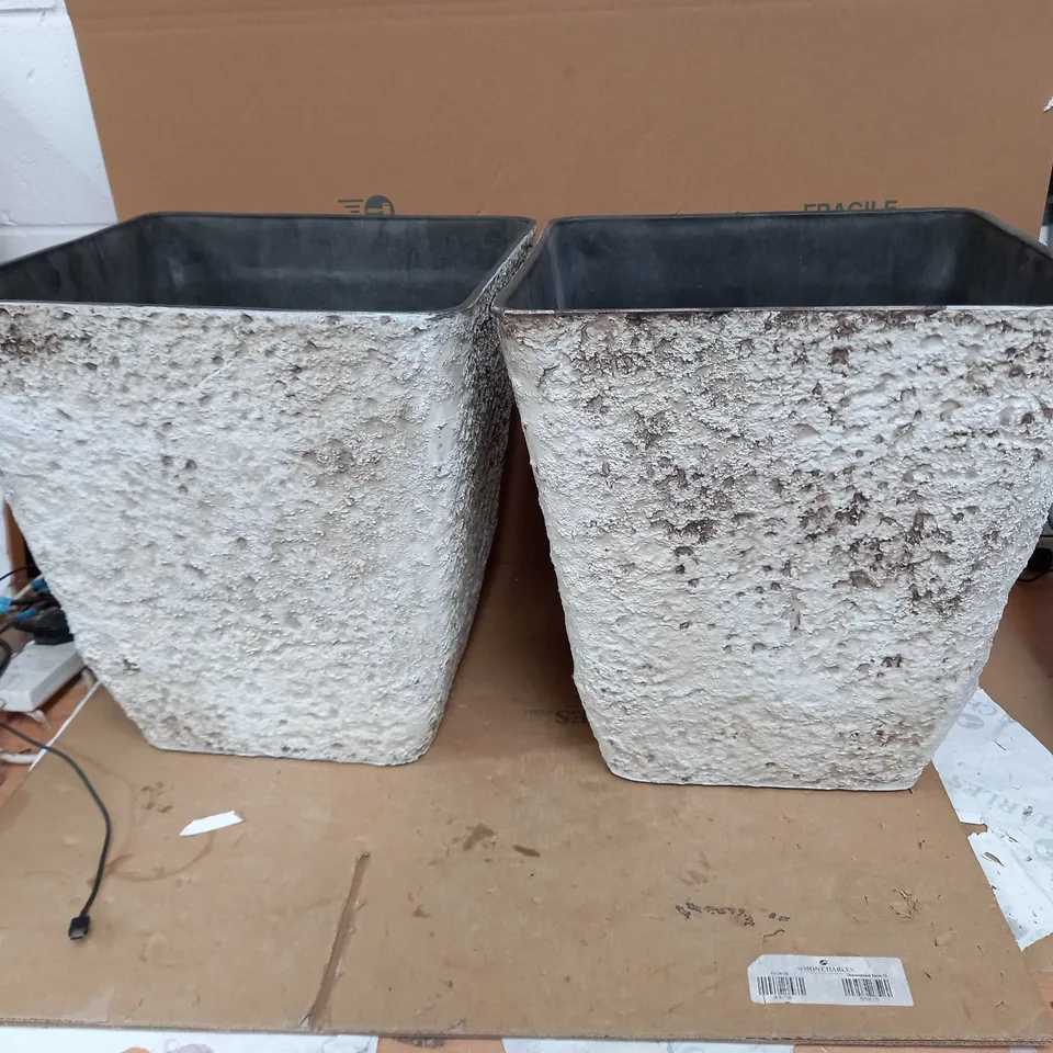 FLOURISH SET OF 2 STONERIDGE PLANTERS