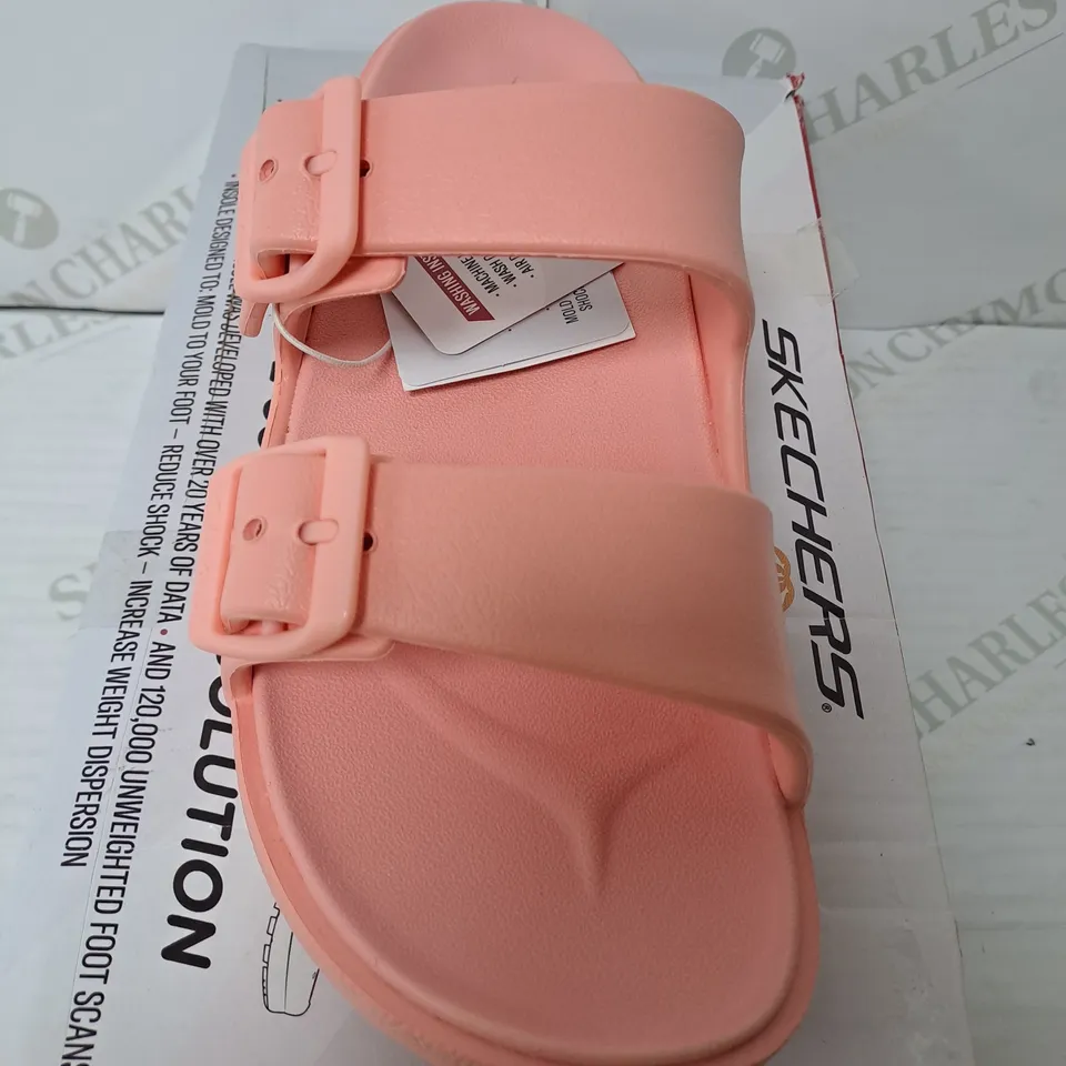 BOXED PINK OPEN TOE SANDALS FOAMIES SIZE 6