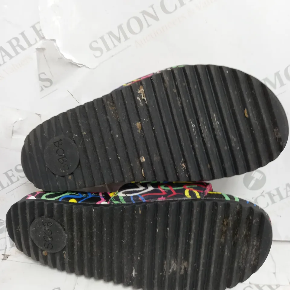 SKETCHERS POP UP SLIDERS - SIZE 3