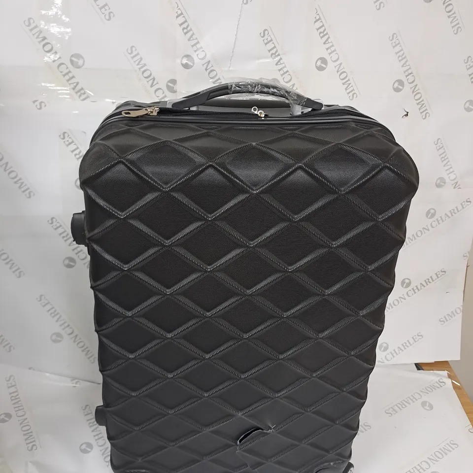 BLACK LIGHTWEIGHT SUITCASE 