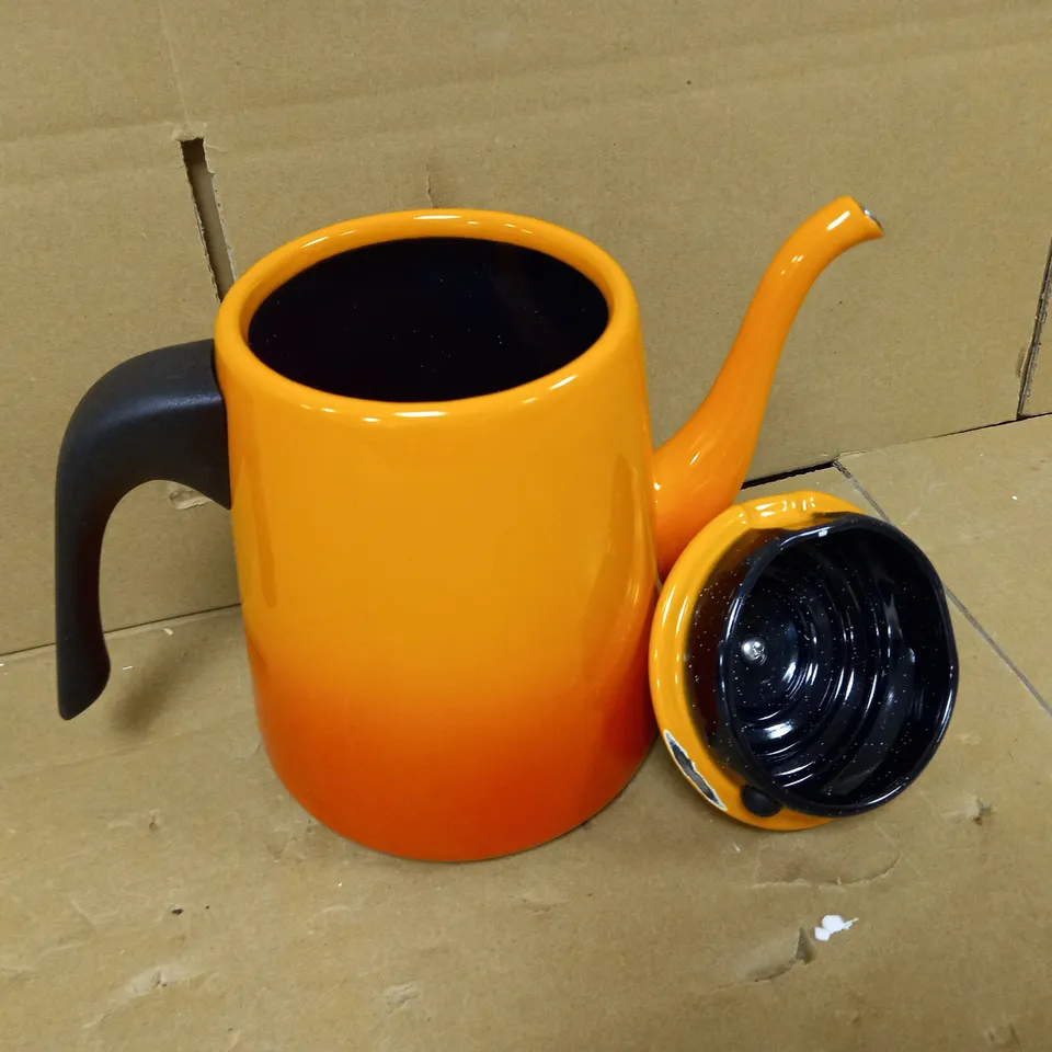 LE CREUSET DRIP KETTLE