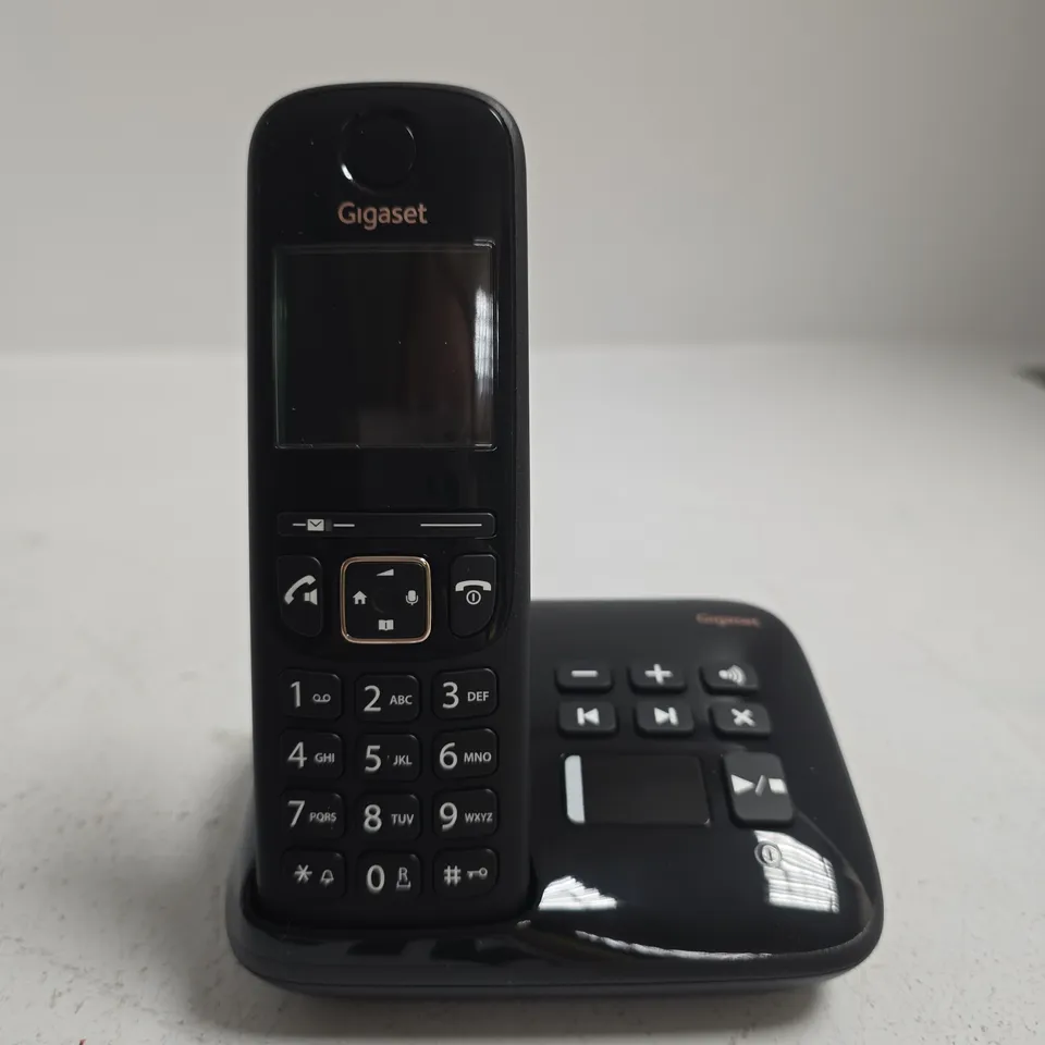 GIGASET PHONE WITH BASE (BLACK)
