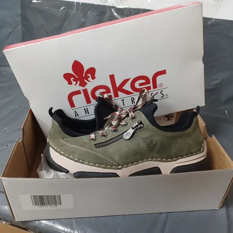 BOXED PAIR OF RIEKER DECK SHOES/TRAINERS - GREEN- SIZE 7 UK