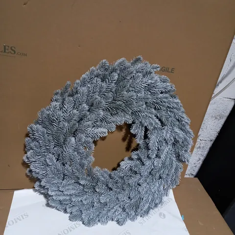 GARDEN REFLECTIONS OUTDOOR FROSTED LED WREATH