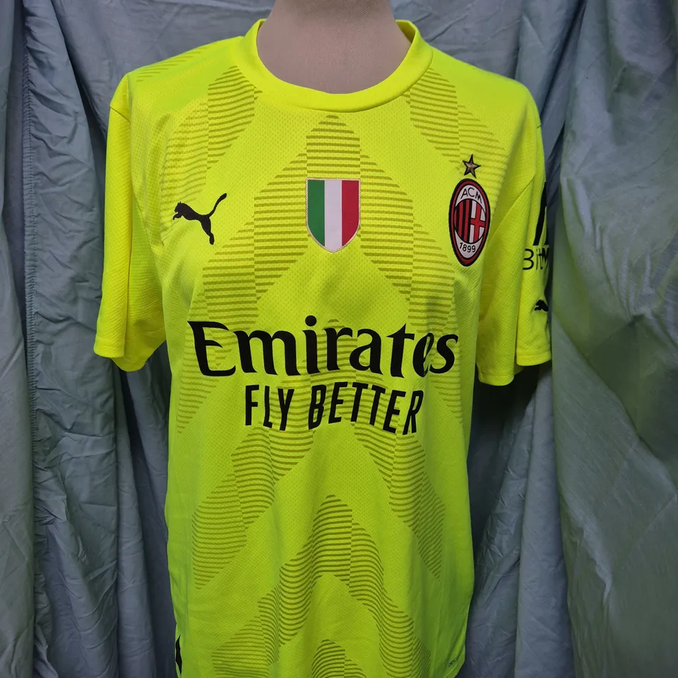 AC MILAN FC AWAY JERSEY - SIZE LARGE